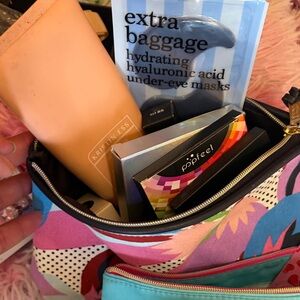 Stuffed estee lauder Concealer with Hydrating Masks